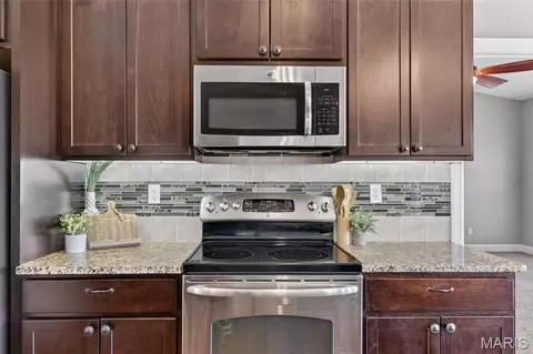 Kitchen - 180 Pintail Dr, Old Monroe, MO 63369 photo 5 of 6