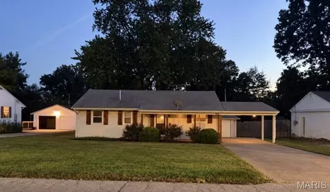 806 Vosholl Ave, Warrenton, MO 63383
