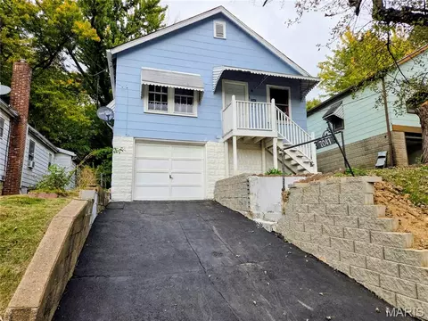 7041 Garesche Ave, Jennings, MO 63136