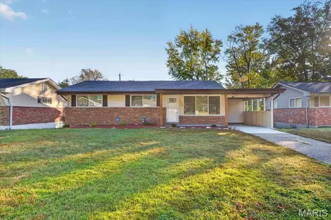 9742 Wendell Dr, Saint Louis, MO 63136