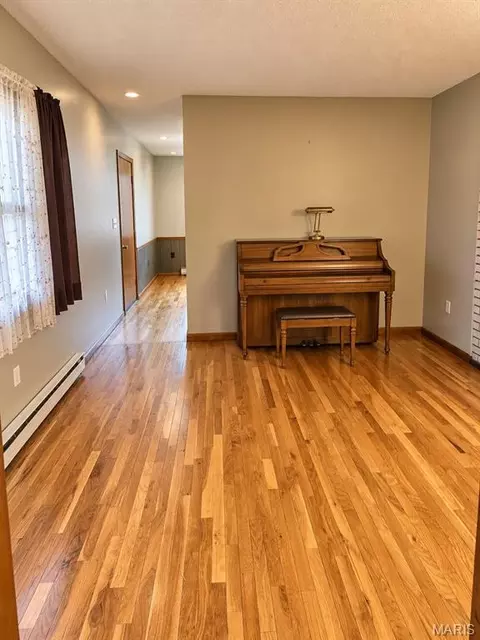 Living - 3501 State Road H, Fulton, MO 65251 photo 3 of 4