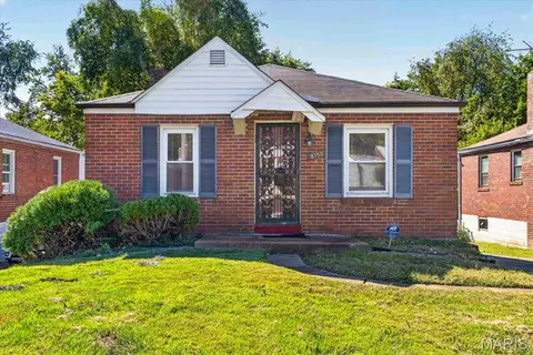 7150 Dawson Pl, Jennings, MO 63136