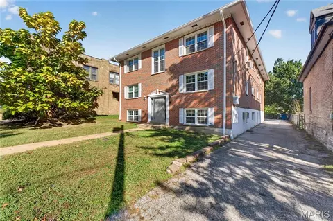 2106 Bellevue Ave, Maplewood, MO 63143