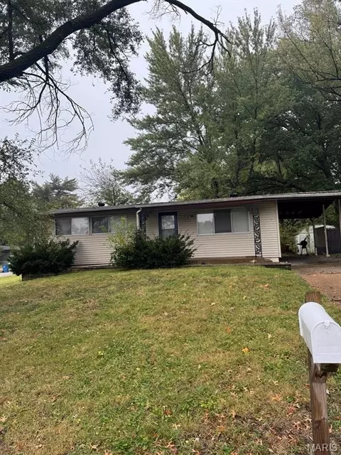 1936 Green Valley Dr, Dellwood, MO 63136