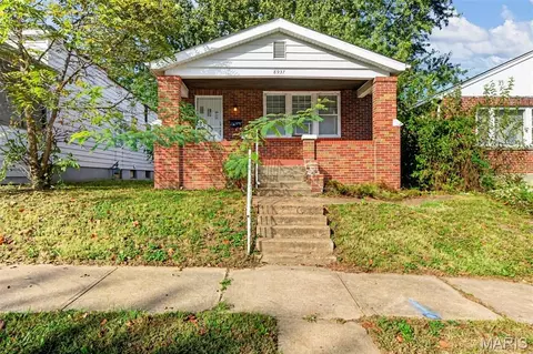 8937 Edna St, Saint Louis, MO 63147