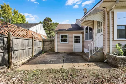 Exterior - 7931 E Yorkshire Dr, Affton, MO 63123 photo 6 of 8