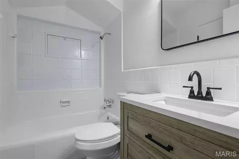 Bath - 7931 E Yorkshire Dr, Affton, MO 63123 photo 2 of 3