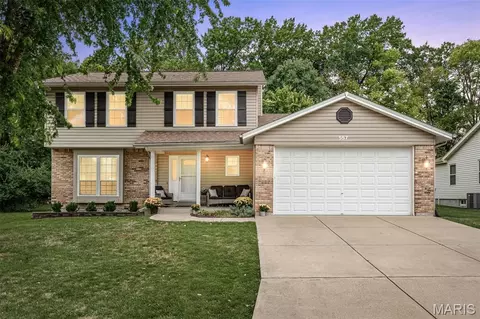 557 Pioneer Dr, Saint Peters, MO 63376