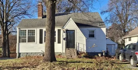 31 S 77th St, Belleville, IL 62223