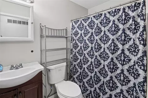 Bath - 43 Mallard Pointe Dr, O'fallon, MO 63368 photo 1 of 2