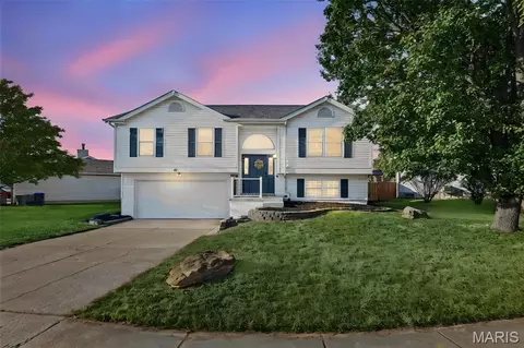 43 Mallard Pointe Dr, O'fallon, MO 63368