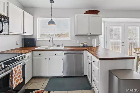 Kitchen - 43 Mallard Pointe Dr, O'fallon, MO 63368 photo 5 of 5
