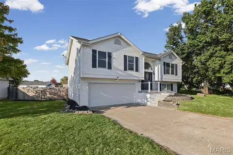 Exterior - 43 Mallard Pointe Dr, O'fallon, MO 63368 photo 4 of 5