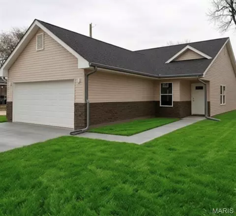 630 N 85th St, East St Louis, IL 62203