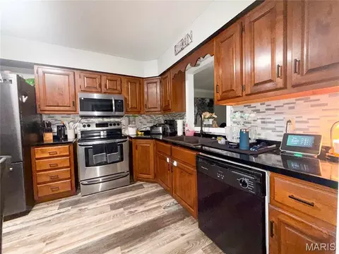 Kitchen - 403 Michael St, Kennett, MO 63857 photo 3 of 3