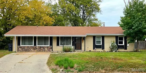 12 Gettysburg Rd, Belleville, IL 62226