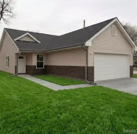 628 N 85th St, East St Louis, IL 62203