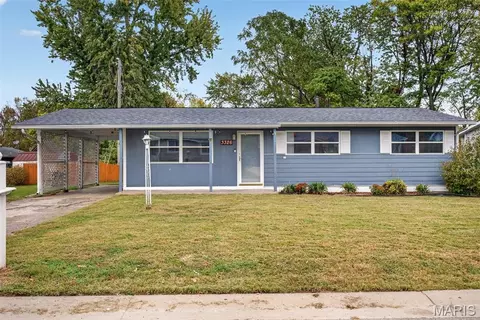 3326 Hannibal Dr, Saint Charles, MO 63301