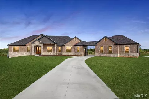 410 Redeemer Ct, Defiance, MO 63341