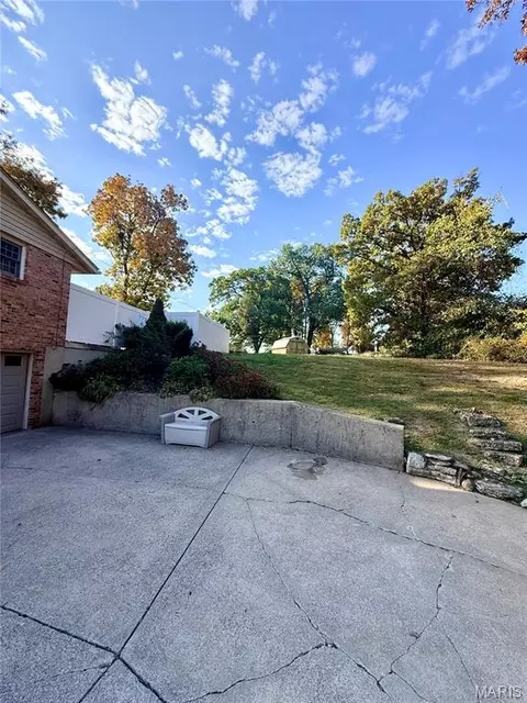 Exterior - 25 Coachlight Dr, Hannibal, MO 63401 photo 3 of 5