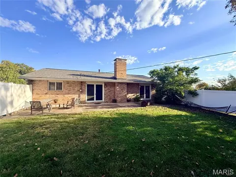 Exterior - 25 Coachlight Dr, Hannibal, MO 63401 photo 2 of 5