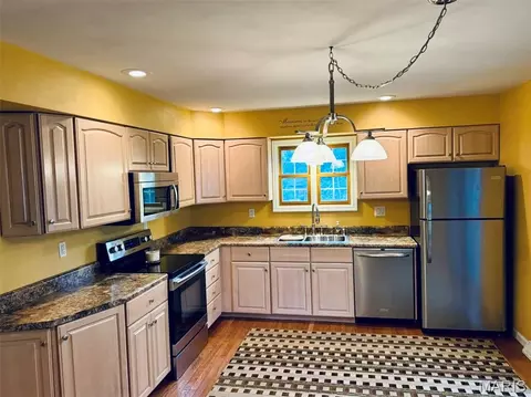 Kitchen - 25 Coachlight Dr, Hannibal, MO 63401 photo 1 of 1