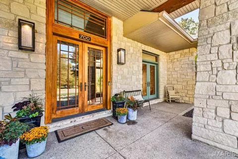 Exterior - 700 Timber Trl, Frontenac, MO 63131 photo 5 of 21