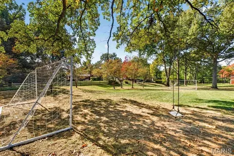 Exterior - 700 Timber Trl, Frontenac, MO 63131 photo 17 of 21