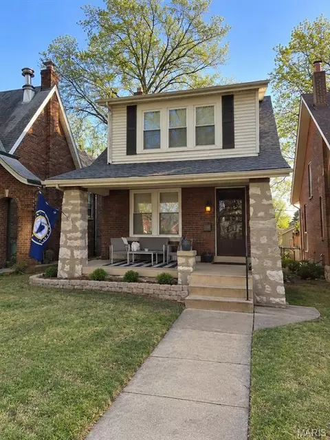 4362 Holly Hills Blvd, Saint Louis, MO 63116