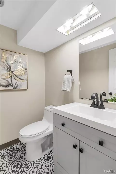 Bath - 9812 Sappington Rd, Sappington, MO 63128 photo 6 of 6