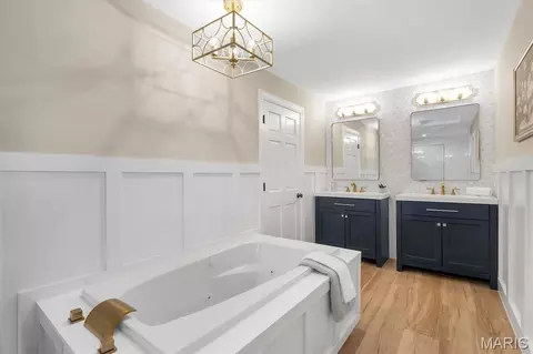 Bath - 9812 Sappington Rd, Sappington, MO 63128 photo 4 of 6