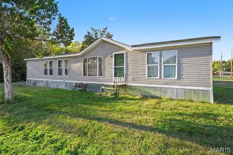 2021 Davis St, East Carondelet, IL 62240