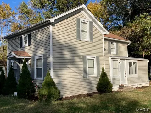 401 N Mill St, Summerfield, IL 62289