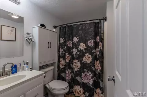 Bath - 112 Mccormick St, Dexter, MO 63841 photo 3 of 4