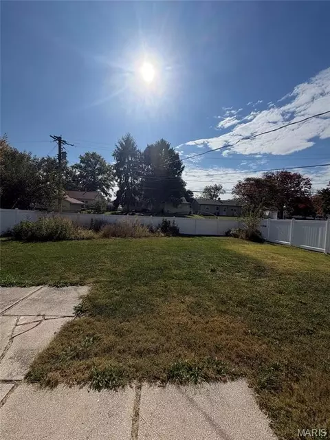 Exterior - 25 Vanderbilt Pl, O'fallon, IL 62269 photo 2 of 4