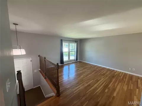 Living - 25 Vanderbilt Pl, O'fallon, IL 62269 photo 1 of 3