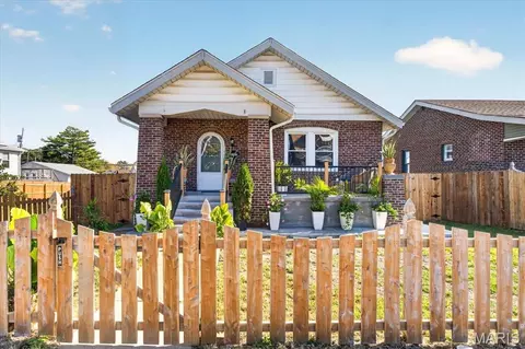 3138 Clifton Ave, Saint Louis, MO 63139