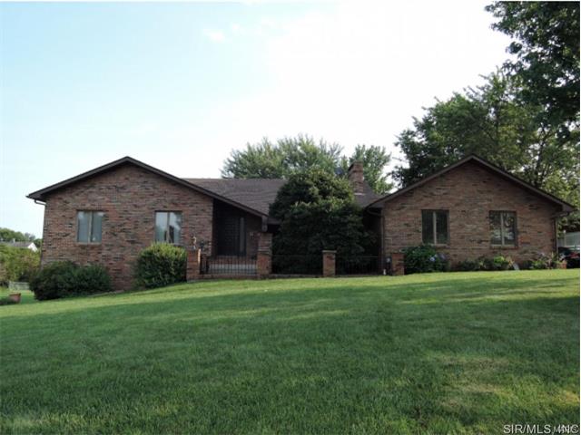 308 E Locust St, Benld, IL 62009 photo 1