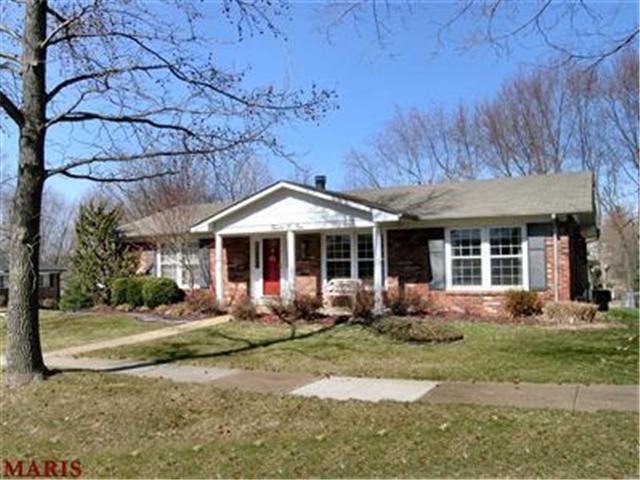 1201 Dorne Dr, Ballwin, MO 63021 photo 1