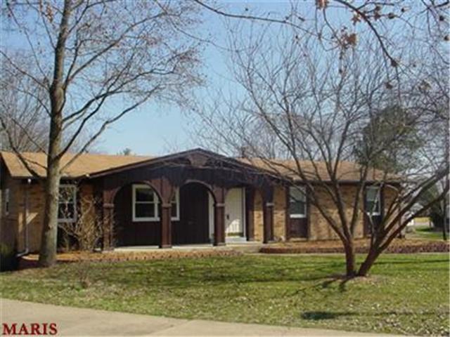 6 Amitie Ln, Ballwin, MO 63011 photo 1