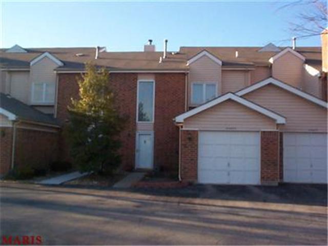 1324 Holgate Dr #e1, Ballwin, MO 63021 photo 1