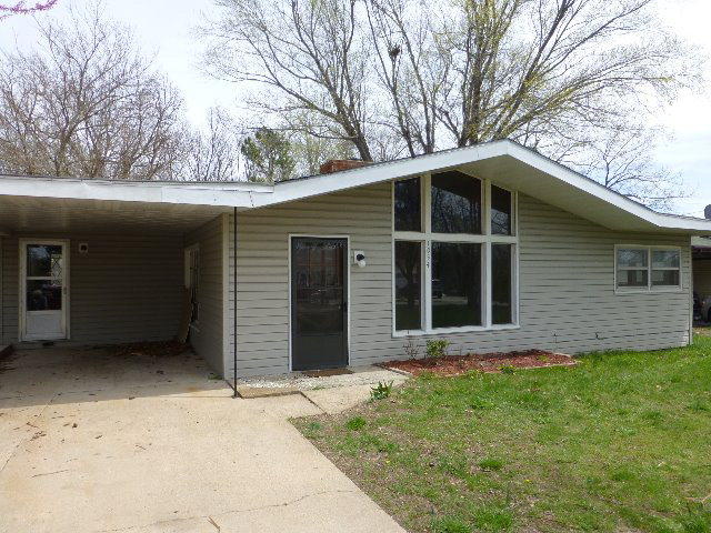 1034 Garst, Cabool, MO 65689 photo 1
