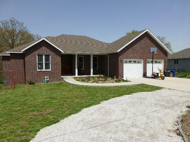 1355 Grant, Cabool, MO 65689 photo 1