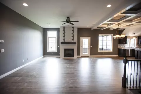 833 E Donegal Cir, Nixa, MO 65714 photo 9