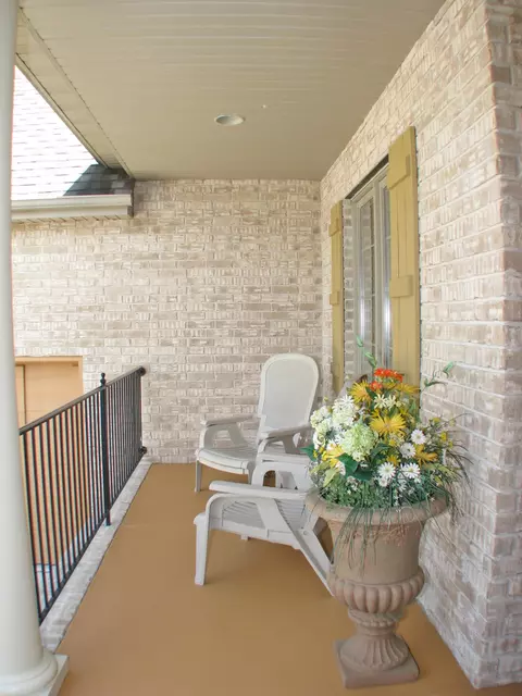 2952 W Cantebury St, Springfield, MO 65810 photo 4