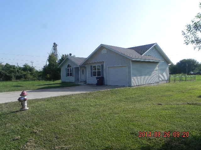 704 S Birch St, Buffalo, MO 65622 photo 1