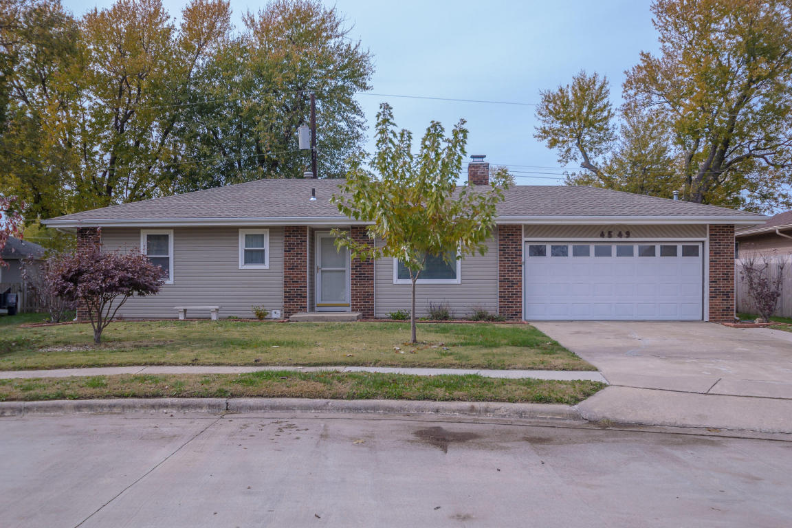 4549 S Graystone Ct, Springfield, MO 65804 photo 1
