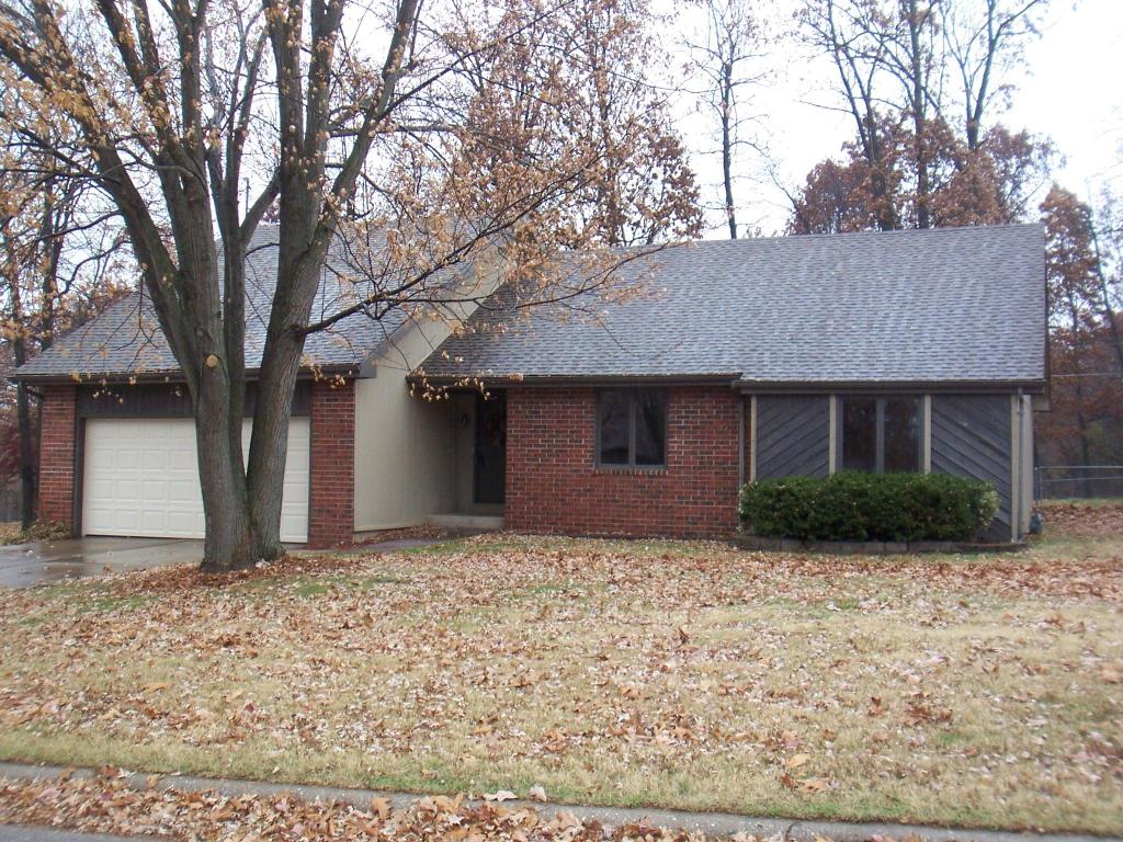 1325 W Bradley St, Springfield, MO 65803 photo 1