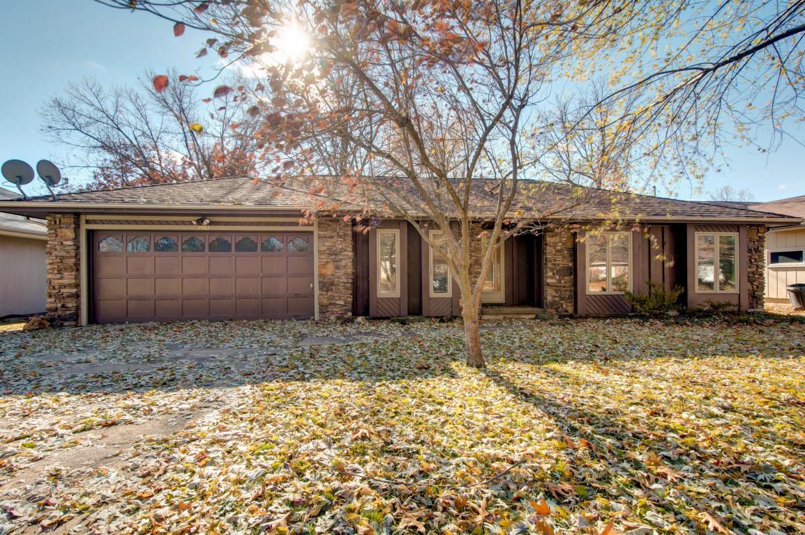 2902 E Linwood Dr, Springfield, MO 65804 photo 1