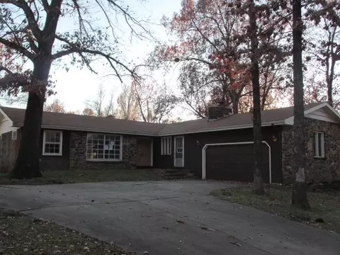 1106 W Arlington Dr, Springfield, MO 65803 photo 1
